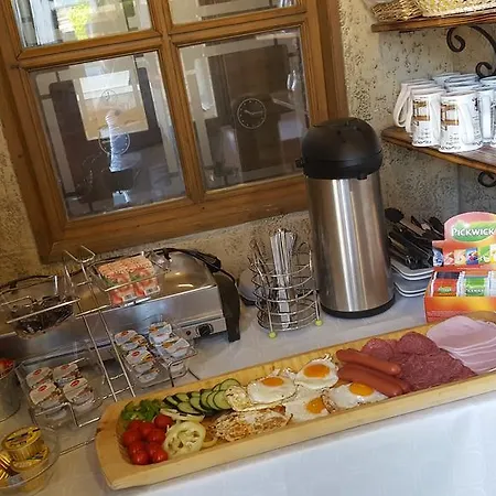 Maison d'hôtes Clock Cafe Pizzéria és Hajdúszoboszló