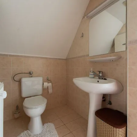 Clock Cafe Pizzeria Es Panzio *